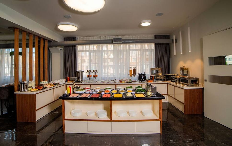 Buffet Gambar