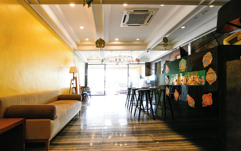 Meja Penyambut Tetamu Gambar