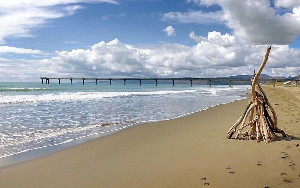 Pantai Gambar