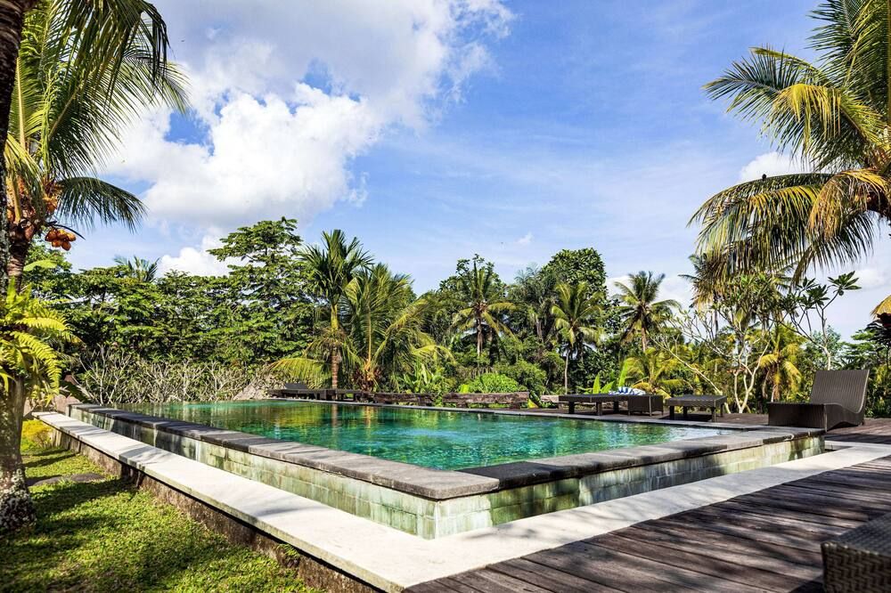 Kolam renang Gambar