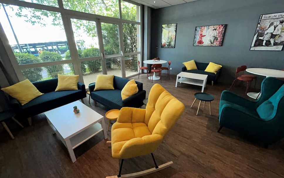 Balai Menunggu Gambar