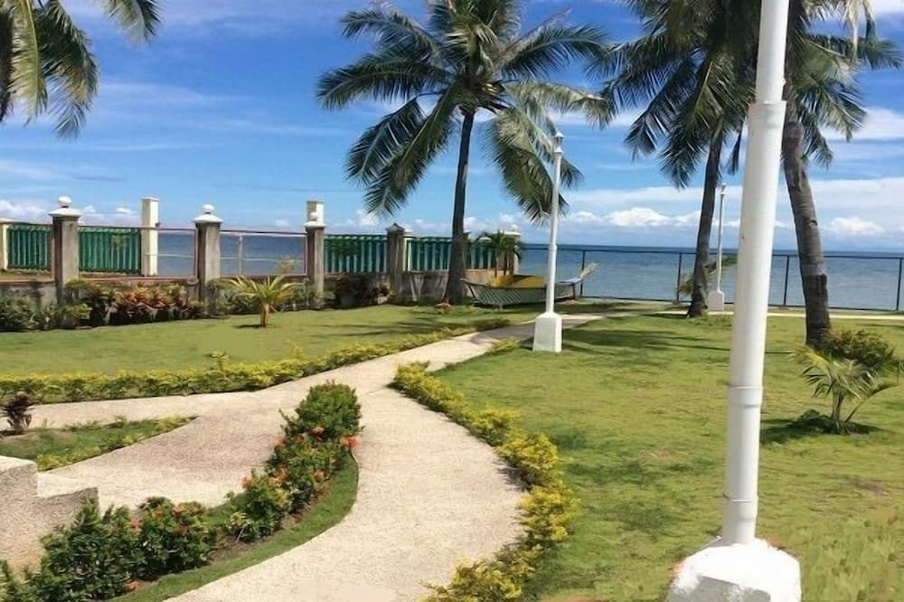 Pemandangan luar
