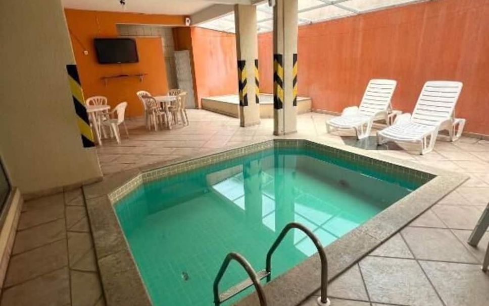 Kolam renang Gambar