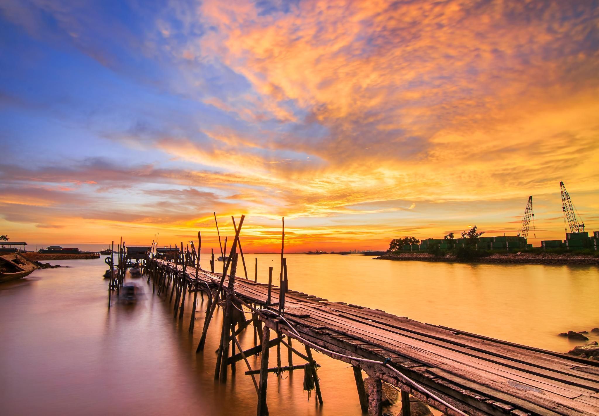 Pemandangan luar