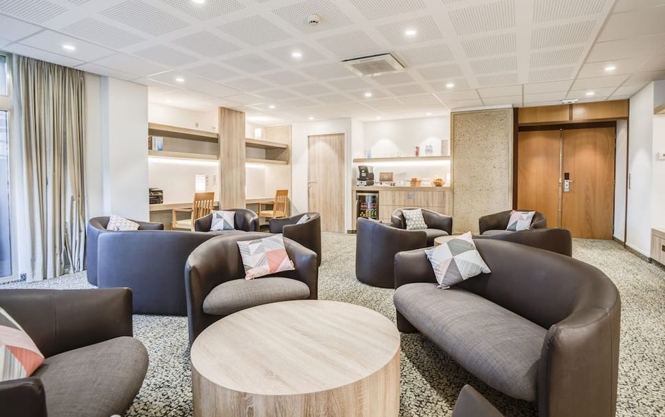 Balai Menunggu Gambar