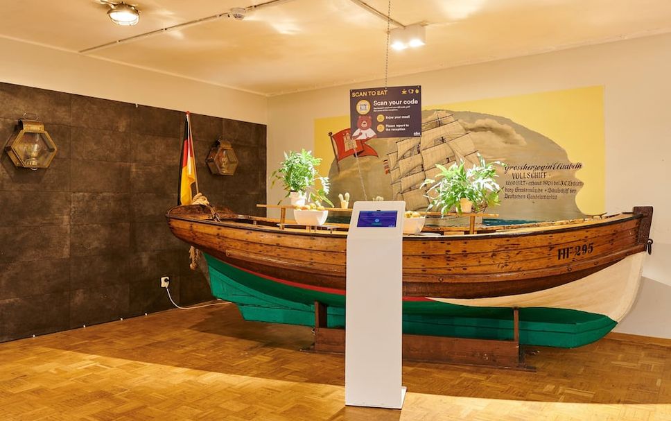 Meja Penyambut Tetamu Gambar