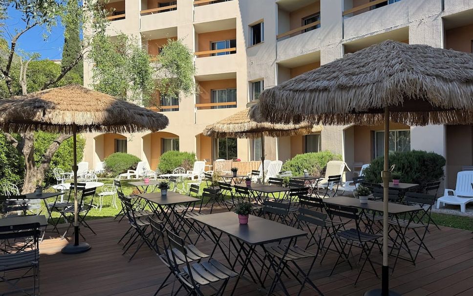 Patio Gambar
