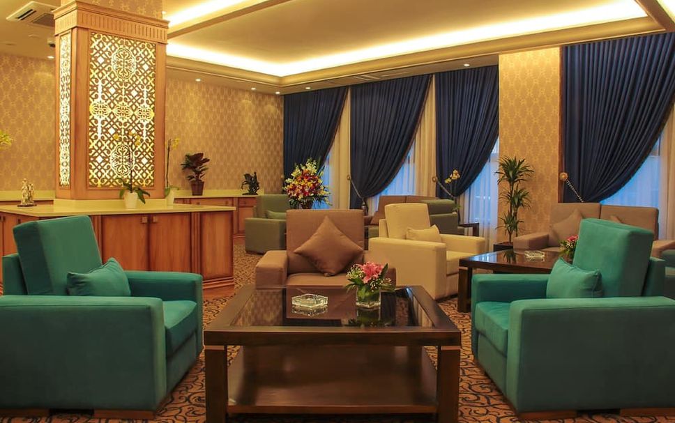 Balai Menunggu Gambar
