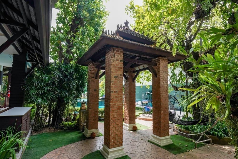 Pemandangan luar