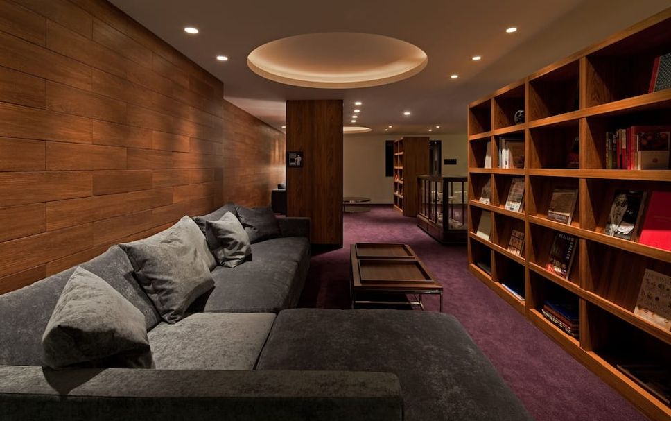 Balai Menunggu Gambar