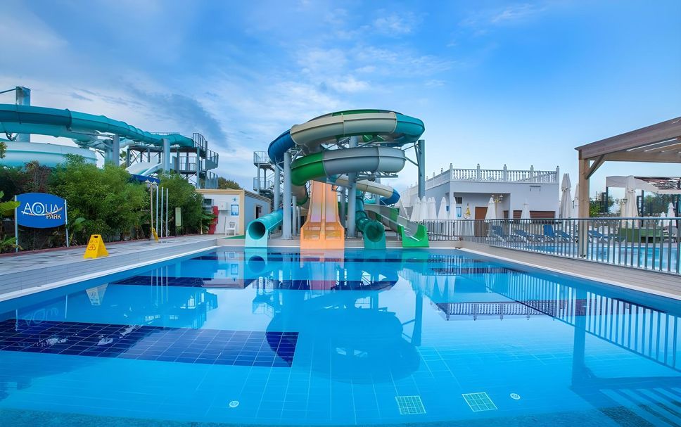 Kolam renang Gambar