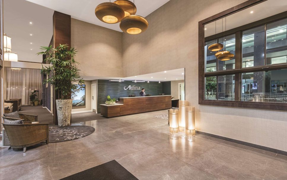 Meja Penyambut Tetamu Gambar