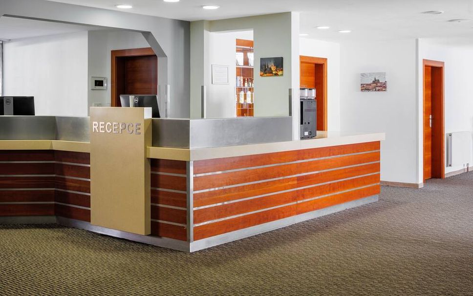 Meja Penyambut Tetamu Gambar