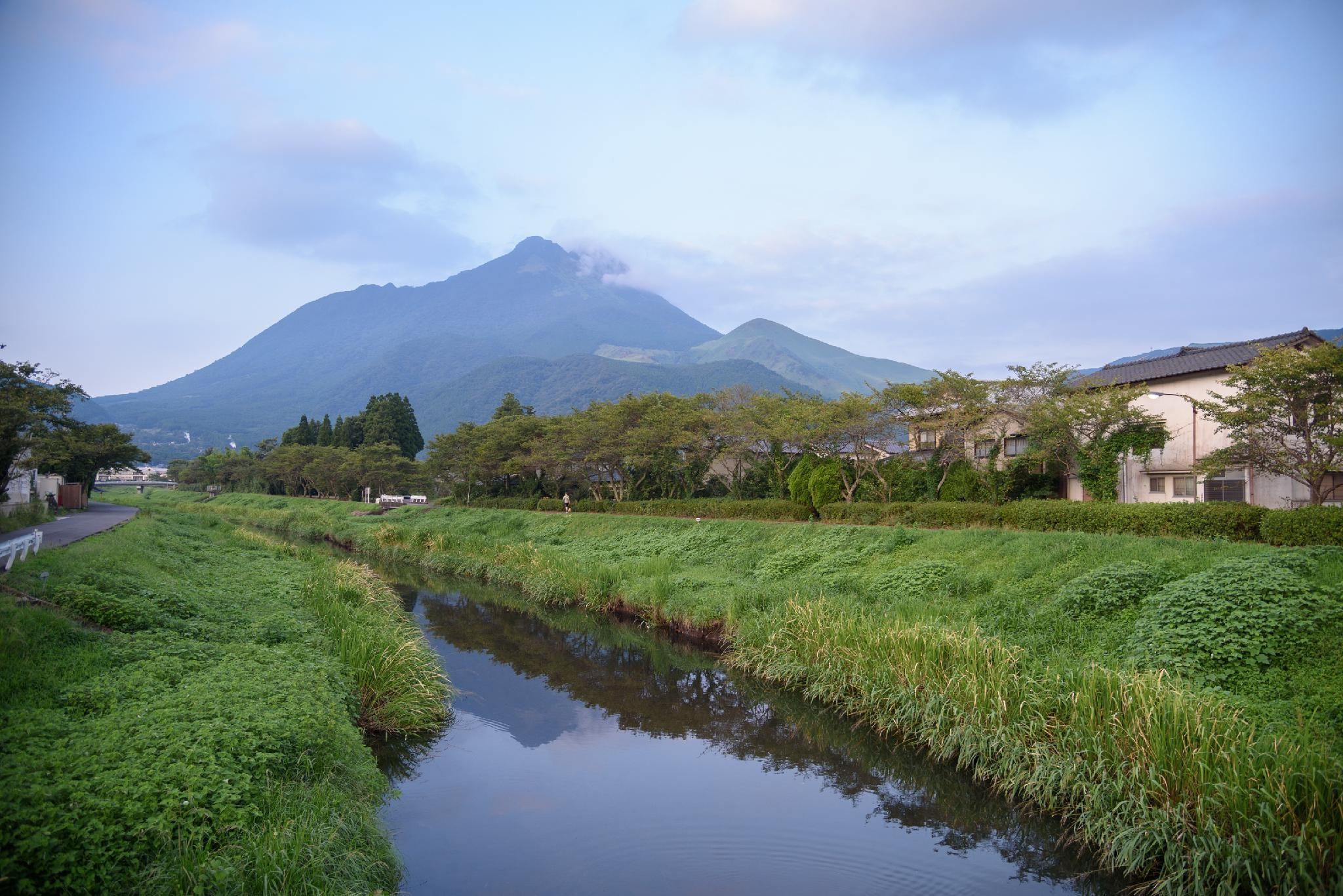 Pemandangan luar
