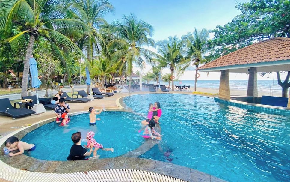 Kolam renang Gambar