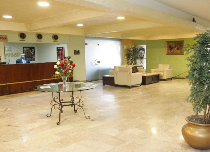Meja Penyambut Tetamu Gambar