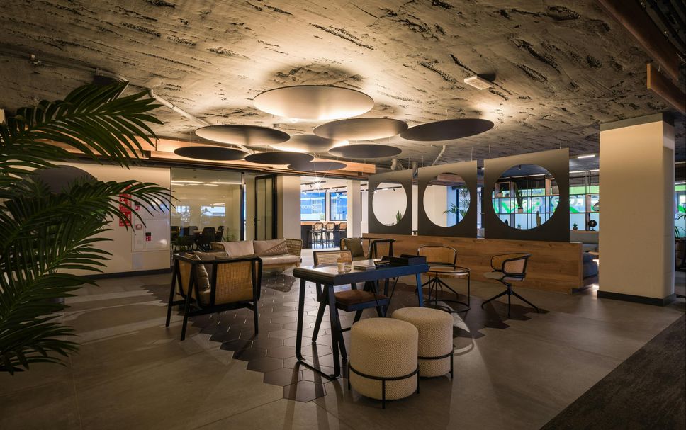 Balai Menunggu Gambar