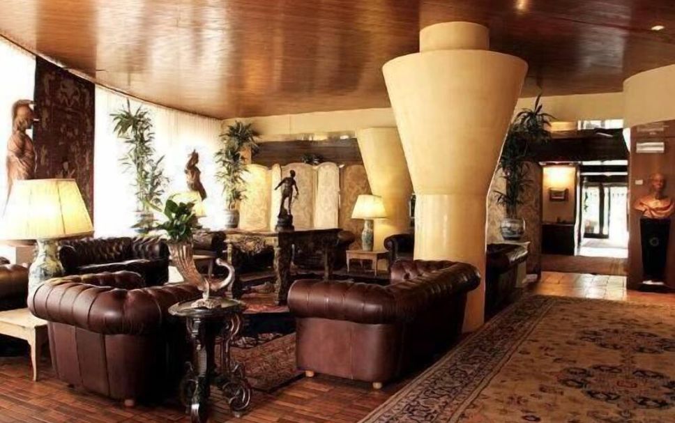 Balai Menunggu Gambar