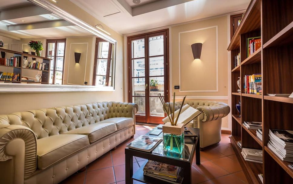 Balai Menunggu Gambar