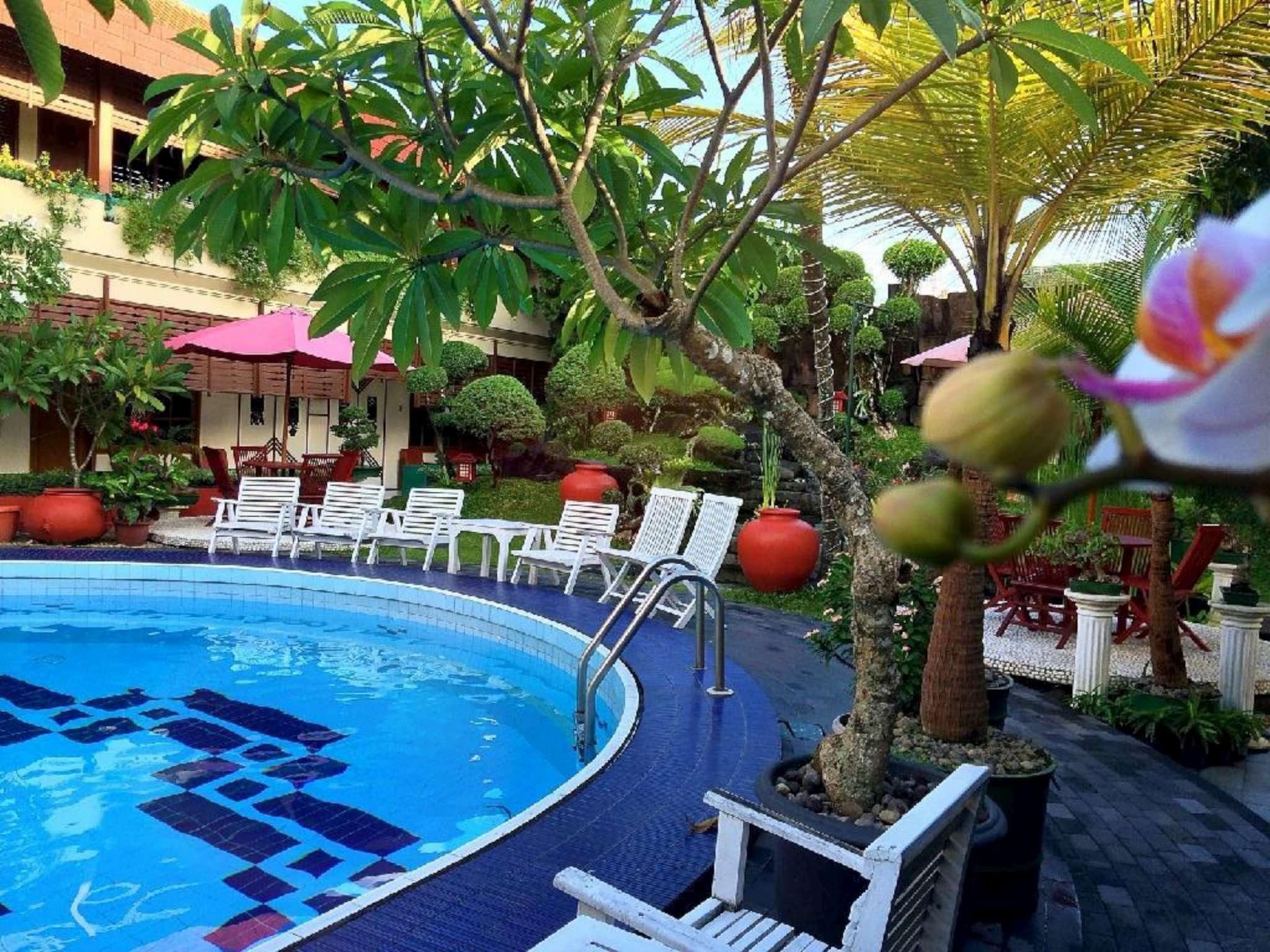 Kolam renang Gambar