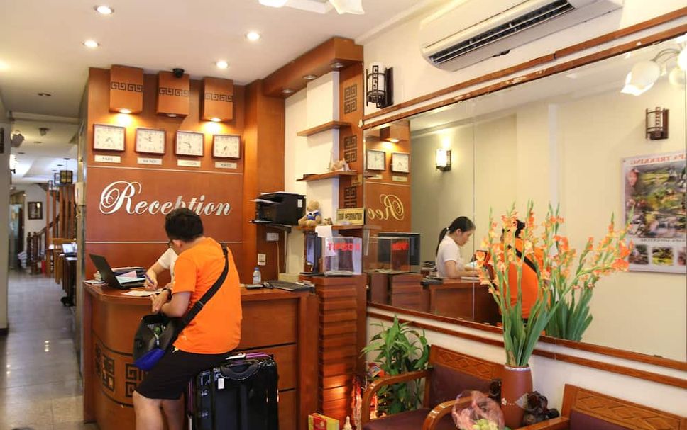 Meja Penyambut Tetamu Gambar