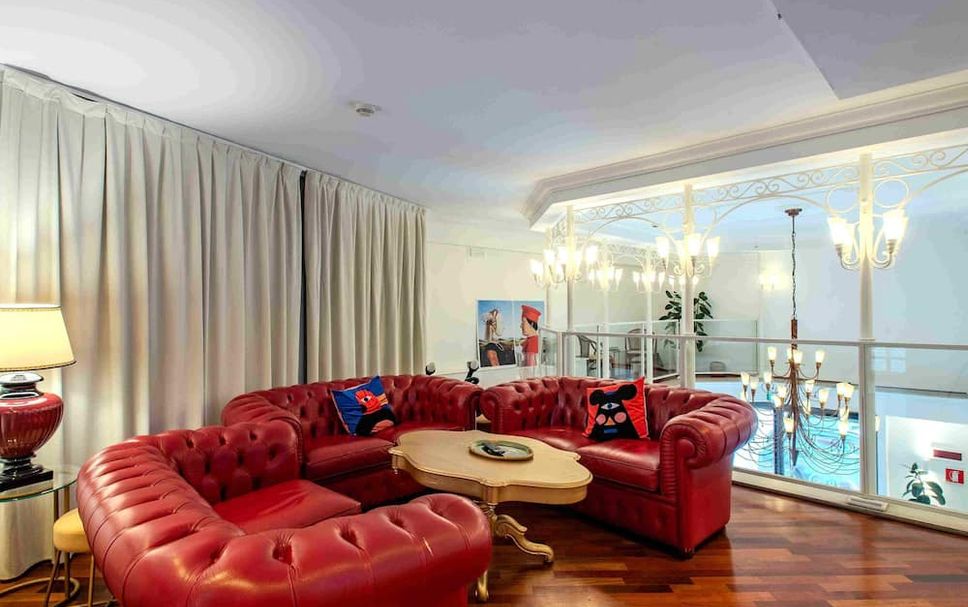 Balai Menunggu Gambar