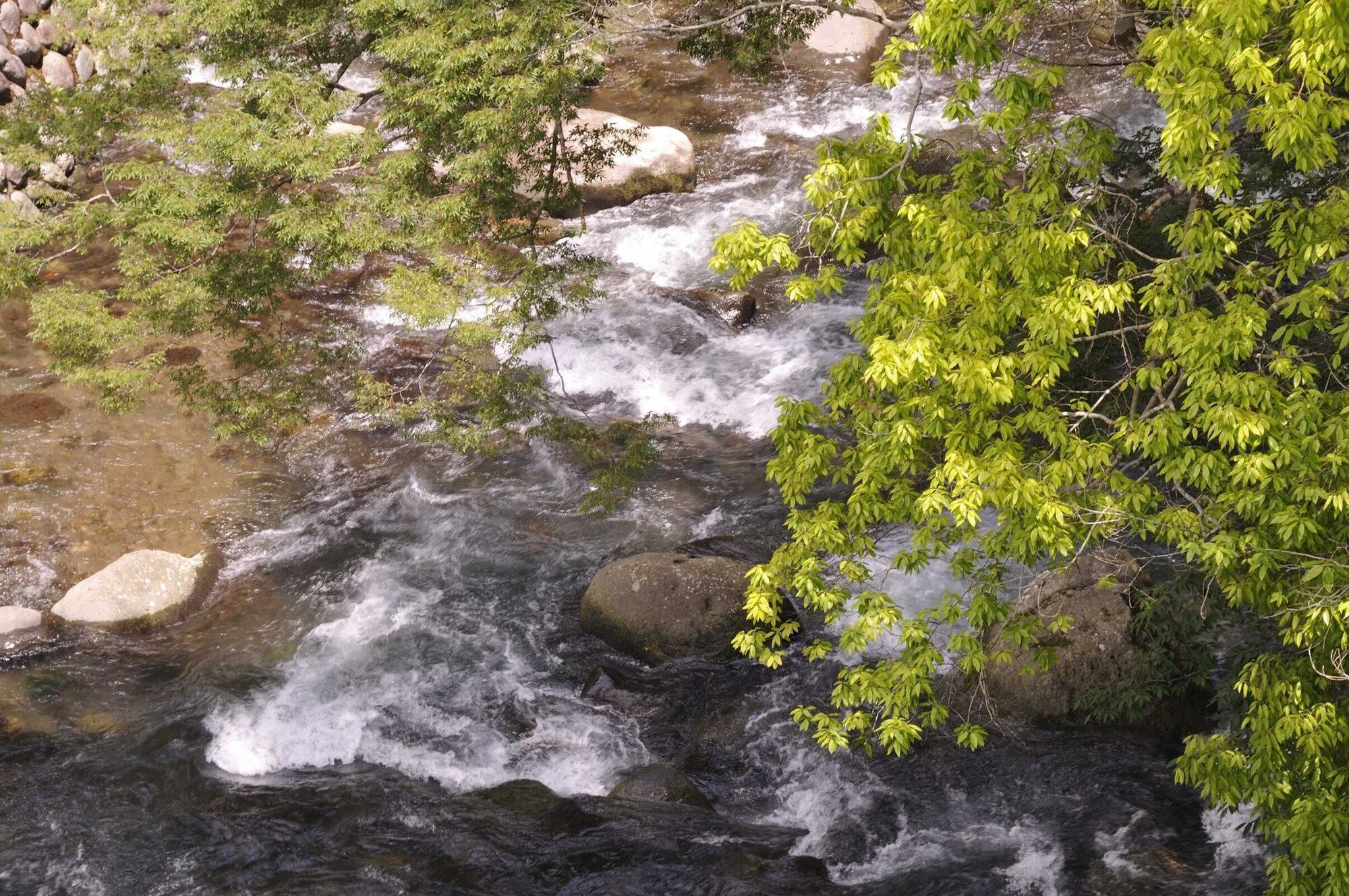 Pemandangan luar