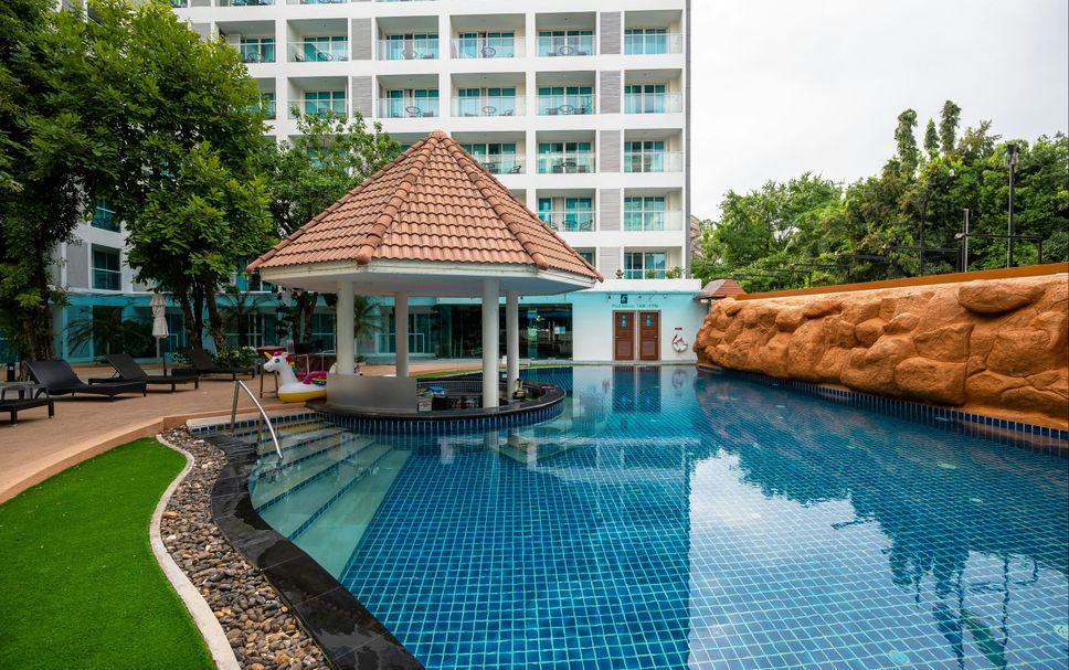 Kolam renang Gambar