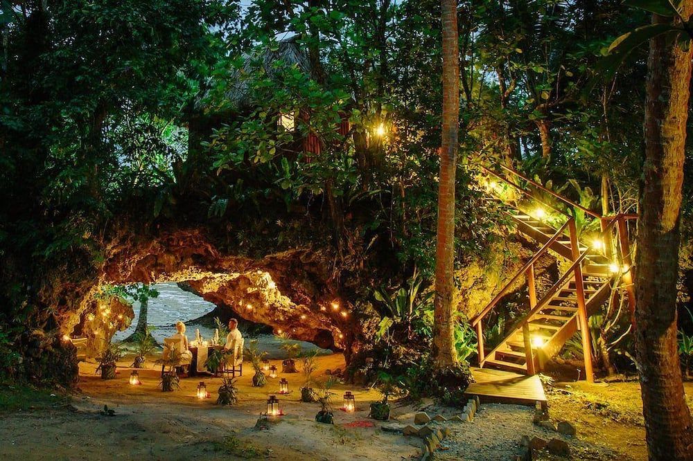 Pemandangan luar