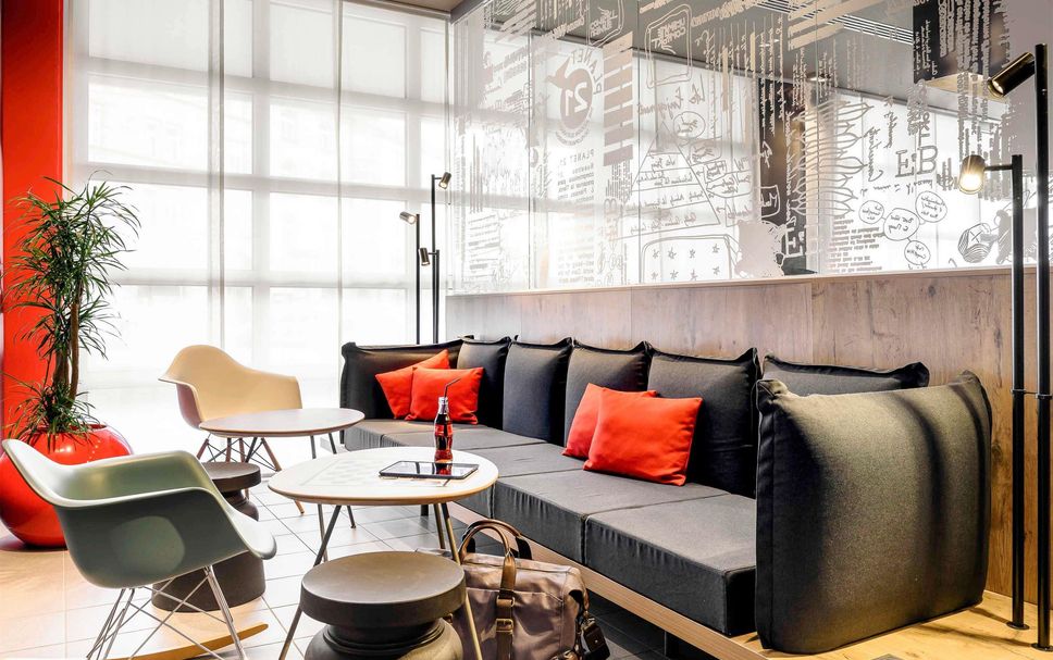 Balai Menunggu Gambar