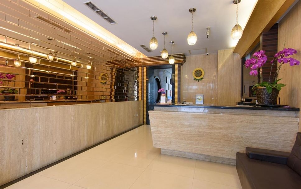 Meja Penyambut Tetamu Gambar