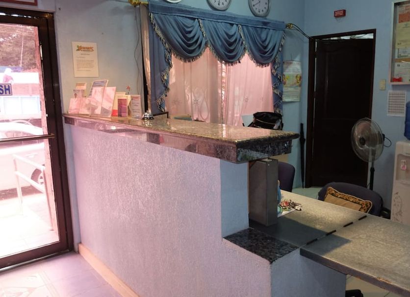 Meja Penyambut Tetamu Gambar