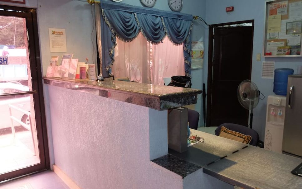 Meja Penyambut Tetamu Gambar
