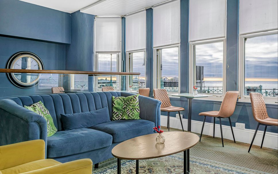 Balai Menunggu Gambar