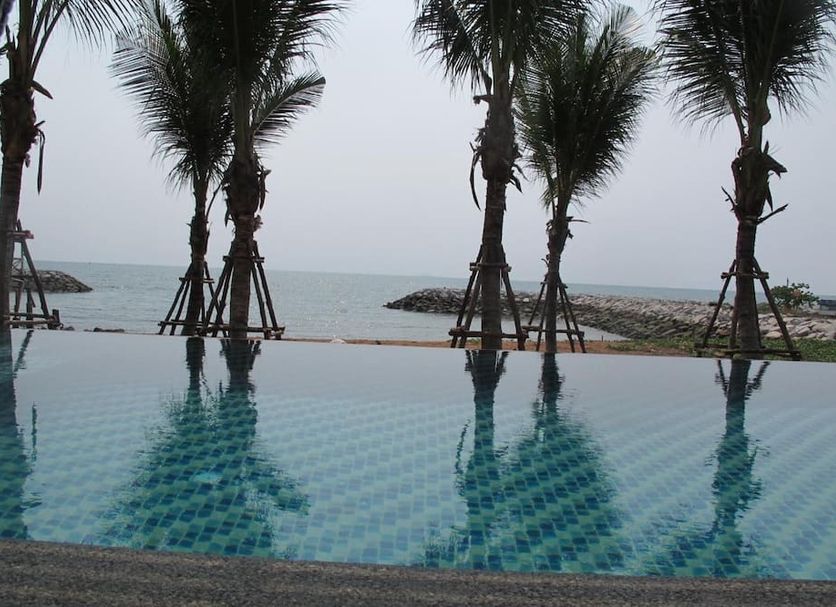 Kolam renang Gambar