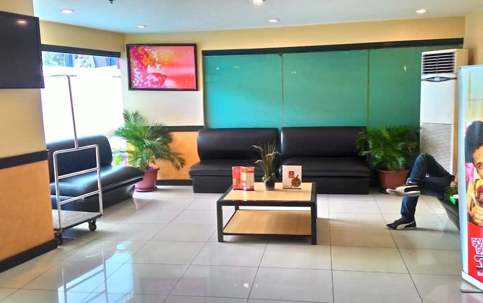 Meja Penyambut Tetamu Gambar