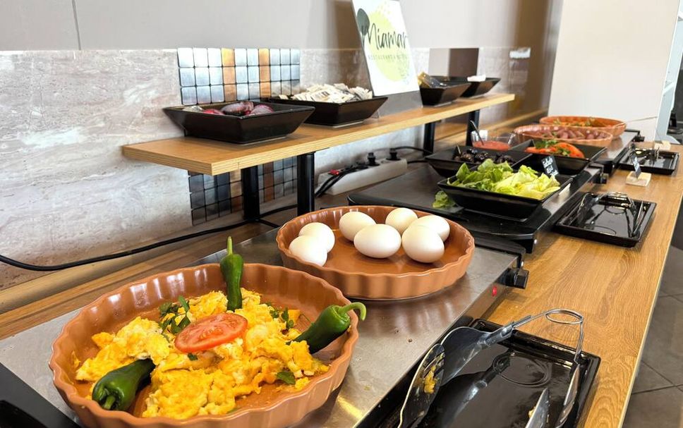 Buffet Gambar