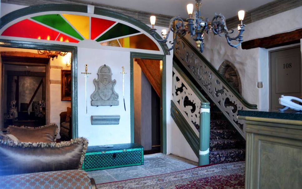 Meja Penyambut Tetamu Gambar