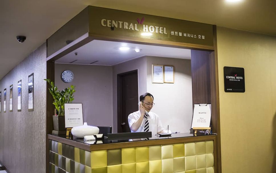 Meja Penyambut Tetamu Gambar