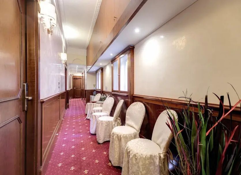 hallway Gambar