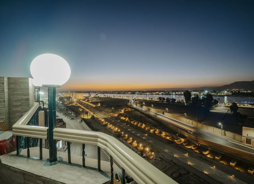 Balkoni Gambar