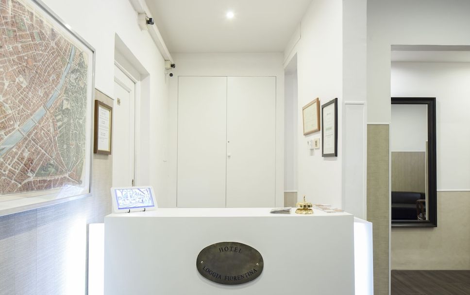 Meja Penyambut Tetamu Gambar