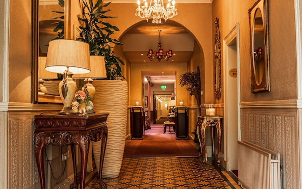 hallway Gambar