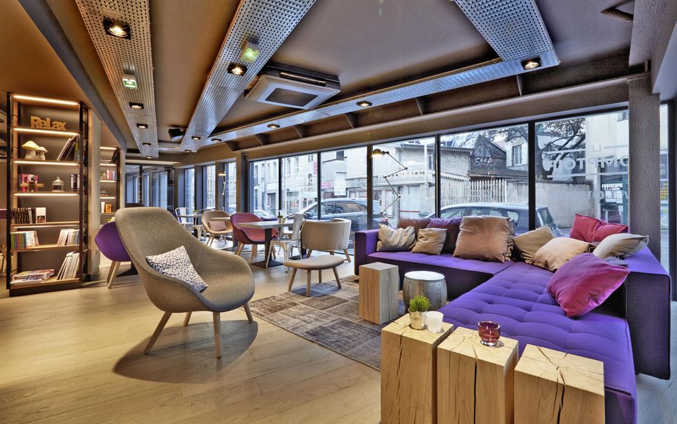 Balai Menunggu Gambar