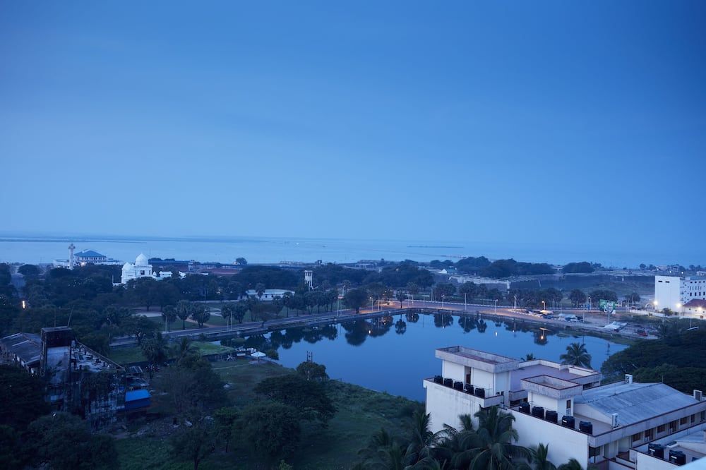 Pemandangan luar