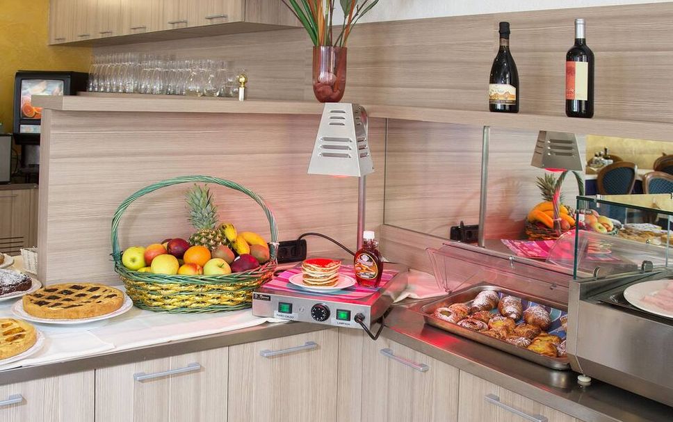 Buffet Gambar