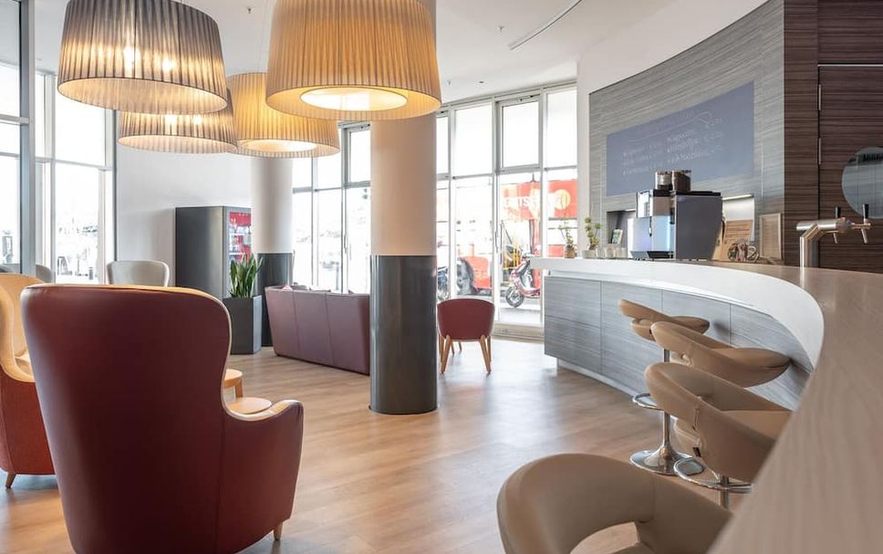 Balai Menunggu Gambar