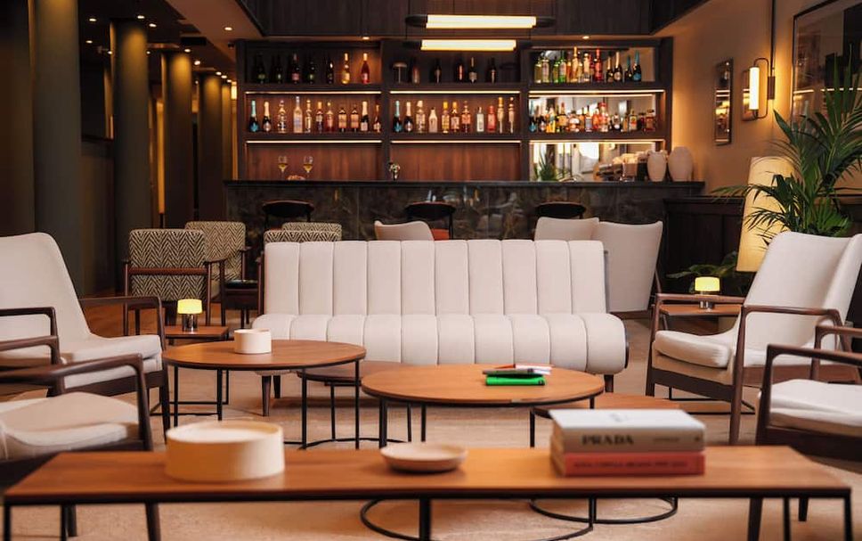 Balai Menunggu Gambar