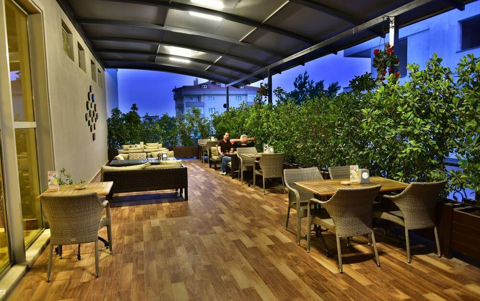 Patio Gambar