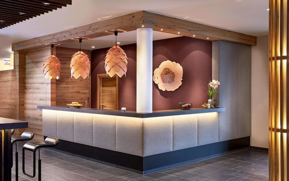 Meja Penyambut Tetamu Gambar